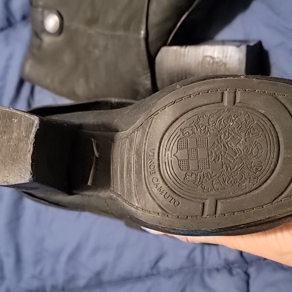 Womans size 8.5 Vince camuto boots - Picture 3 of 4